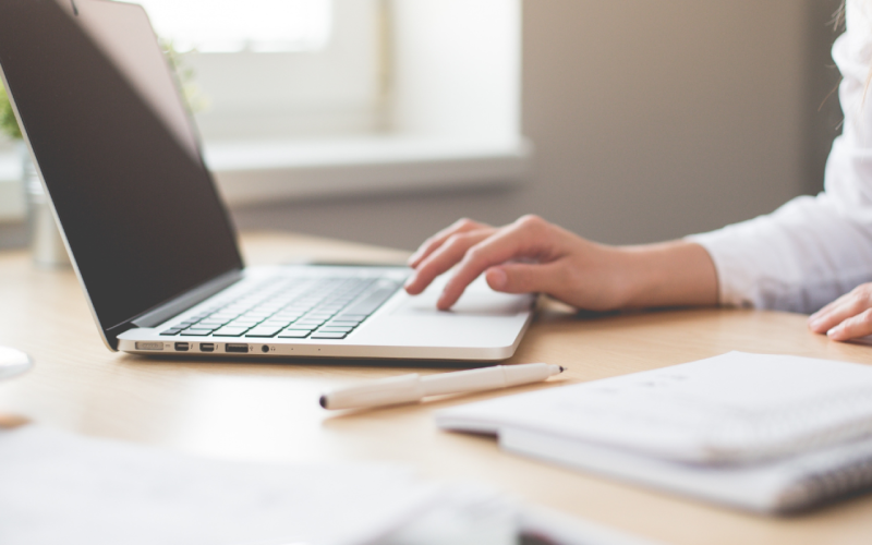 Laptop przeglądarkowy - laptop używany do przeglądania internetu